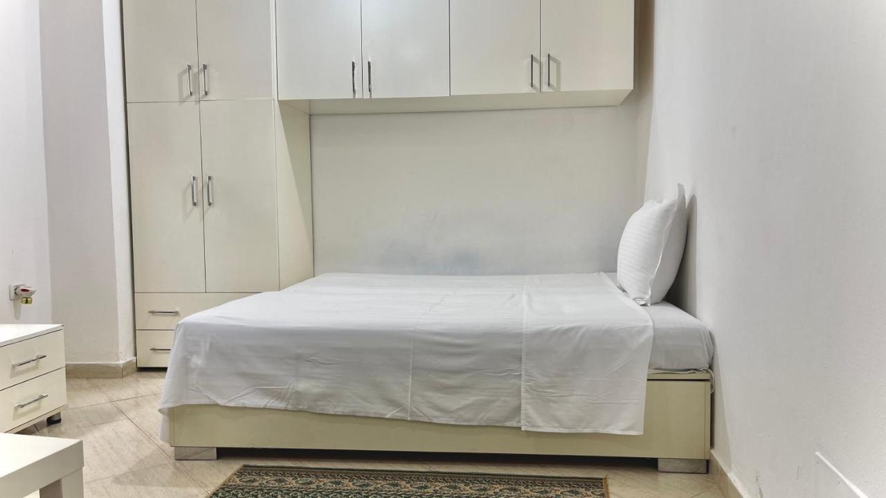 Brilant Studio Apartment City Center Tiranë Ngoại thất bức ảnh