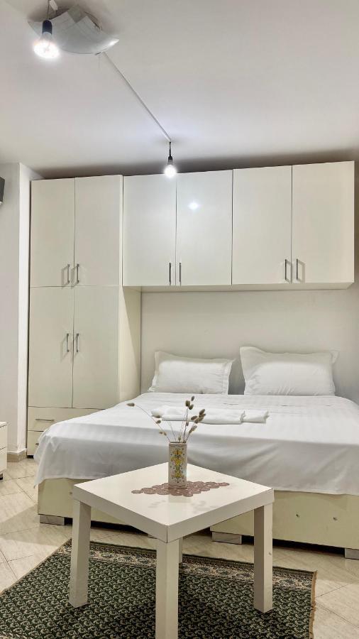 Brilant Studio Apartment City Center Tiranë Ngoại thất bức ảnh